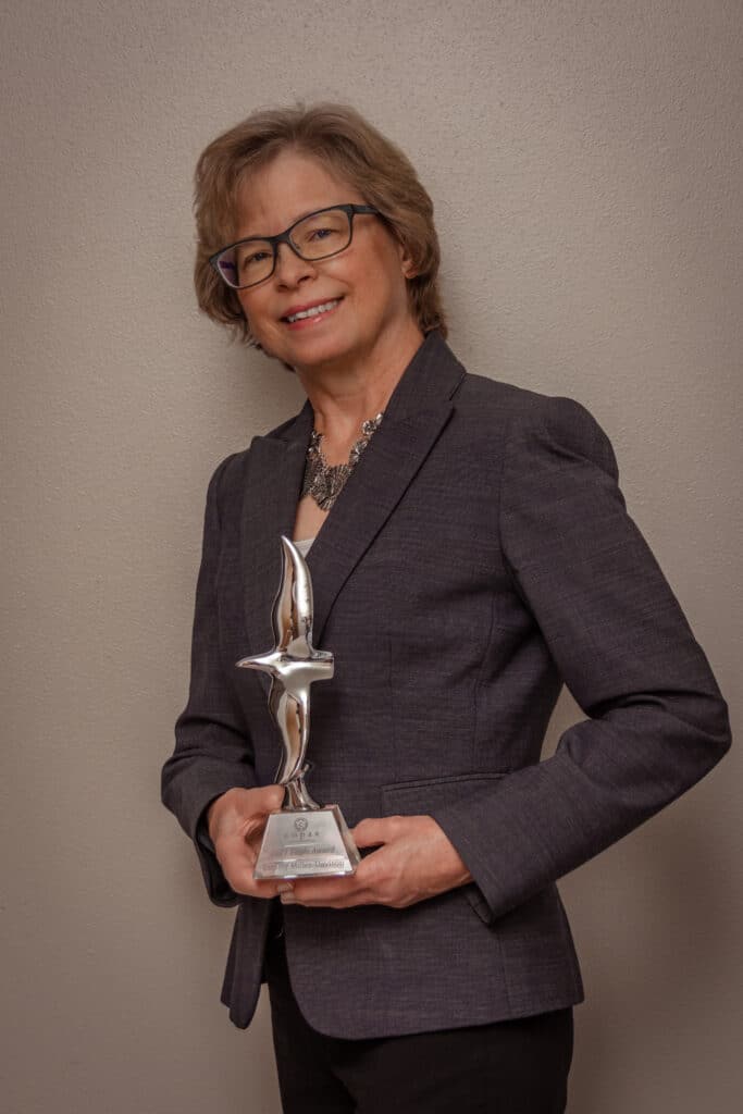 tammy-miller-davidson-award